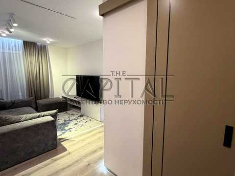 квартира за адресою Салютна вул., 2к6