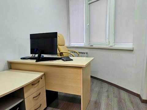 комерційна за адресою Лесі Українки бульв., 7-Б