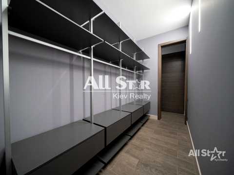 комерційна за адресою Жилянська вул., 7
