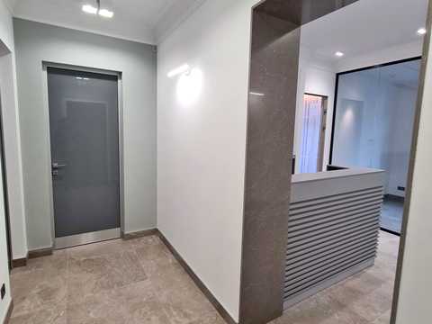 комерційна за адресою Інститутська вул., 16