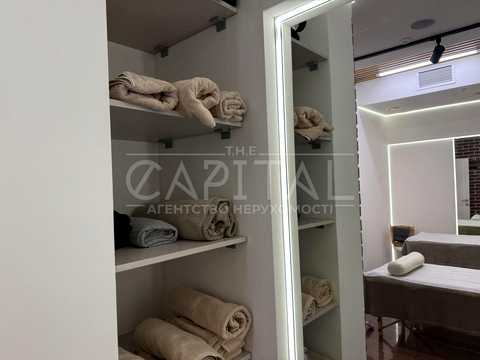 коммерческая по адресу Драгоманова ул., 6-А