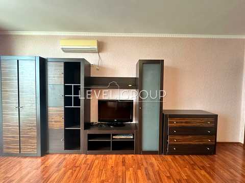 квартира за адресою Миколи Ушакова вул., 1-Б