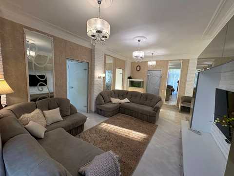 квартира за адресою Регенераторна вул., 4 к13