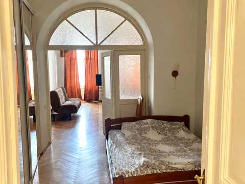 квартира за адресою Театральна вул., 7