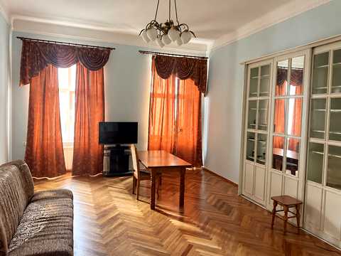 квартира за адресою Театральна вул., 7