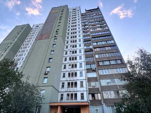 квартира за адресою Академіка Єфремова вул. (Командарма Уборевича), 27