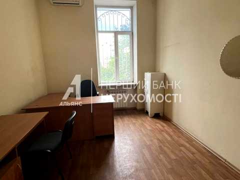 комерційна за адресою Чорноморського Козацтва вул., 70/1