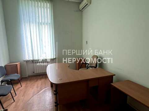 комерційна за адресою Чорноморського Козацтва вул., 70/1