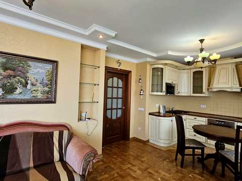 квартира за адресою Верховинна вул., 35