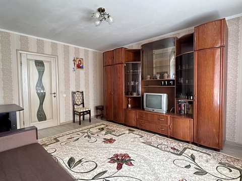 квартира за адресою Миколи Міхновського вул., 12/1