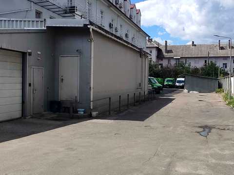 комерційна за адресою Верховної Ради бульв., 7