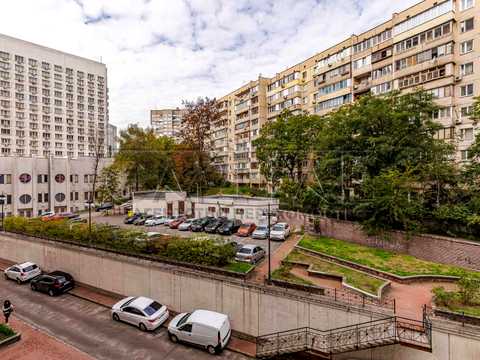 квартира по адресу Голосеевский просп. (40-летия Октября), 68