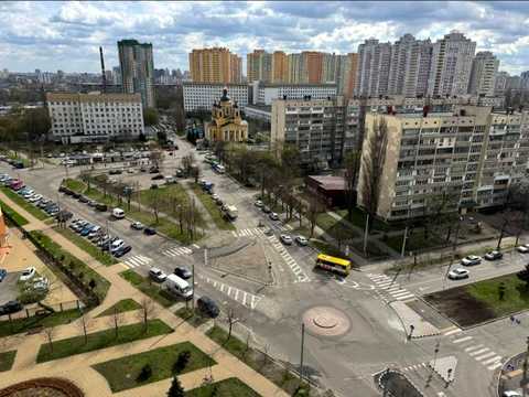комерційна за адресою Юрія Кондратюка вул., 5
