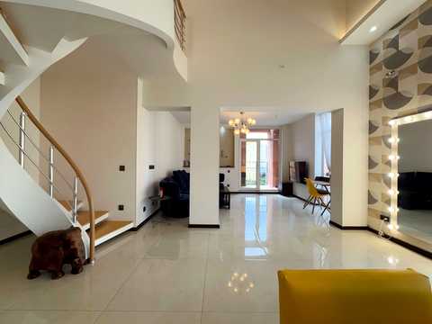 квартира за адресою Регенераторна вул., 4 к4