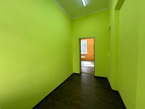 комерційна за адресою Кам'янецька вул., 43
