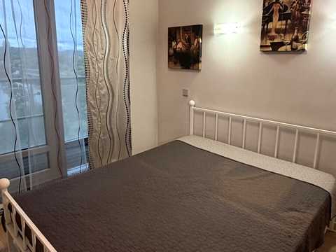 квартира за адресою Раїси Окіпної вул., 18
