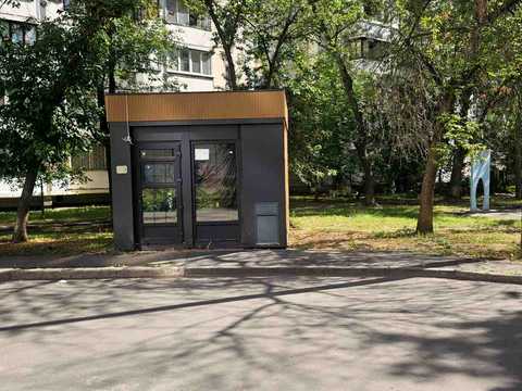комерційна за адресою Бережанська вул., 20