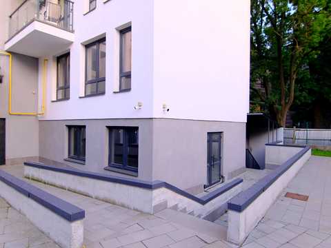комерційна за адресою Пекарська вул., 30