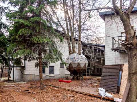 комерційна за адресою Зоологічна вул., 10