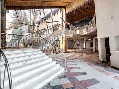 комерційна за адресою Зоологічна вул., 10