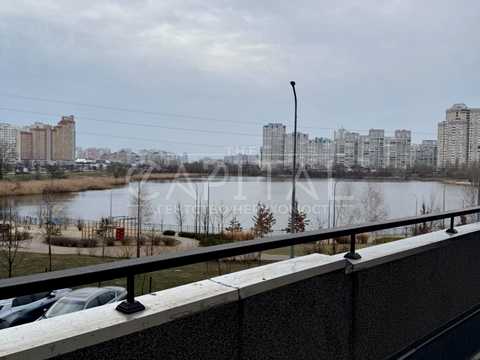 коммерческая по адресу Ревуцкого ул., 40-Б