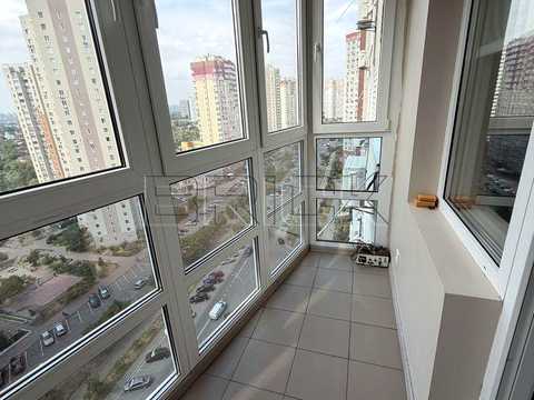 квартира за адресою Софії Русової вул., 7