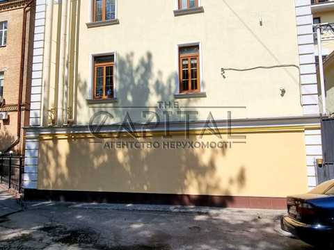 комерційна за адресою Володимирська вул., 63 А
