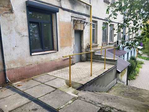 коммерческая по адресу Плуговая ул., 6