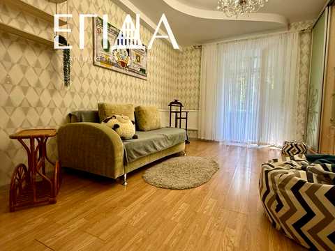 квартира за адресою Театральна вул. (Леніна), 16