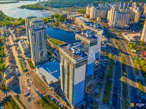 комерційна за адресою Дніпровська набережна вул., 14
