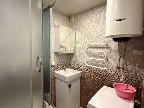квартира за адресою Високовольтна вул., 8