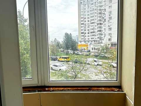 комерційна за адресою Олександра Мишуги вул., 2
