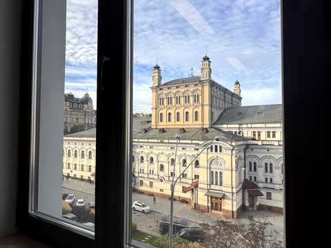 комерційна за адресою Богдана Хмельницького вул., 19/21