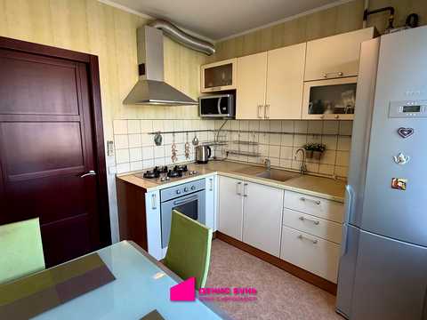 квартира за адресою Героїв просп., 21