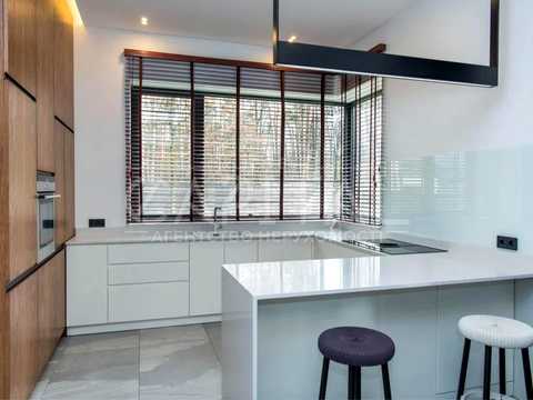 будинок за адресою Осіння
