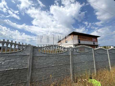 комерційна за адресою Роговенка вул., 33