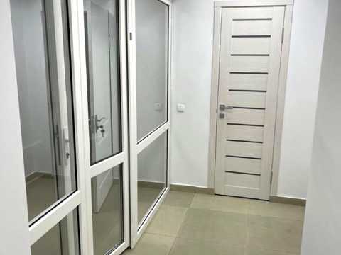 комерційна за адресою Соборна вул., 79