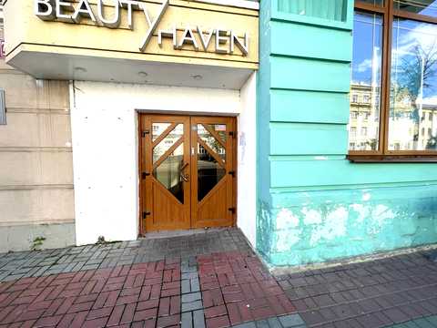 комерційна за адресою Соборна вул., 79