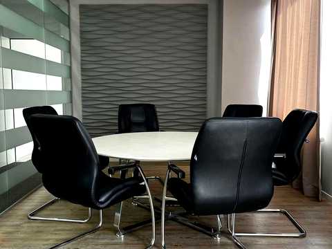 комерційна за адресою Різницька вул., 2/32