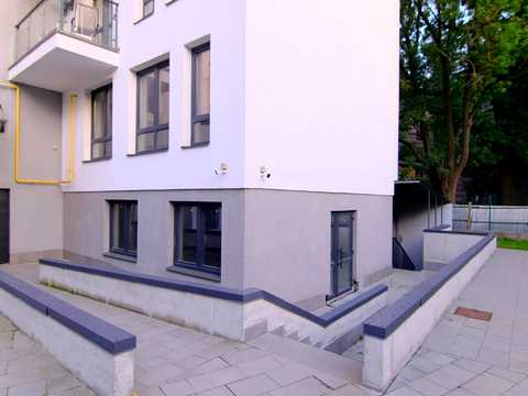 комерційна за адресою Пекарська вул., 30