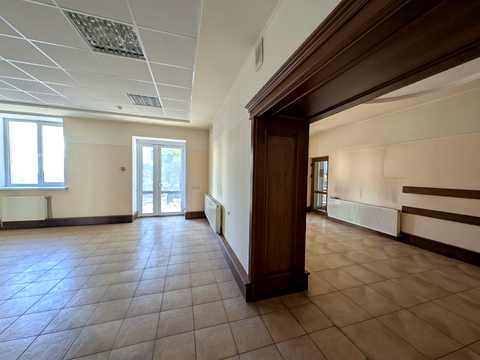 комерційна за адресою Лисенка вул., 9-В