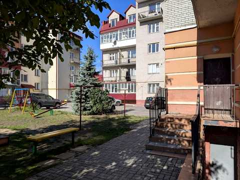 комерційна за адресою Лисенка вул., 9-В