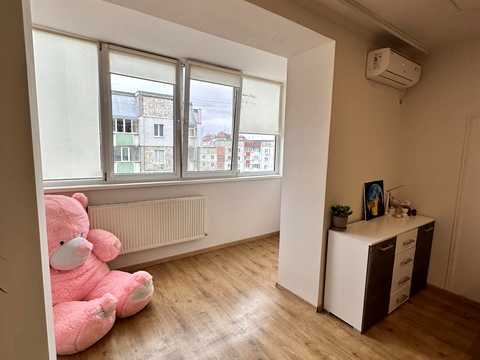 квартира за адресою Івана Миколайчука вул., 30