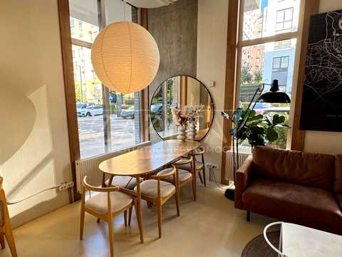 комерційна за адресою Салютна вул., 2к9
