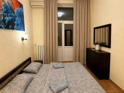 квартира за адресою Євгена Чикаленка вул. (Пушкінська), 21