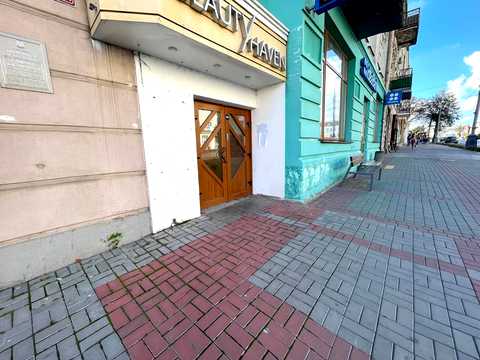 комерційна за адресою Соборна вул., 79