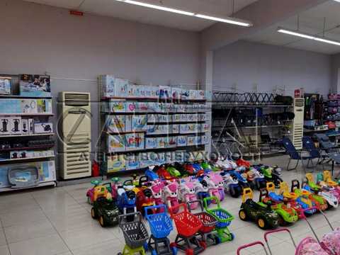 комерційна за адресою Святошинська пл., 1