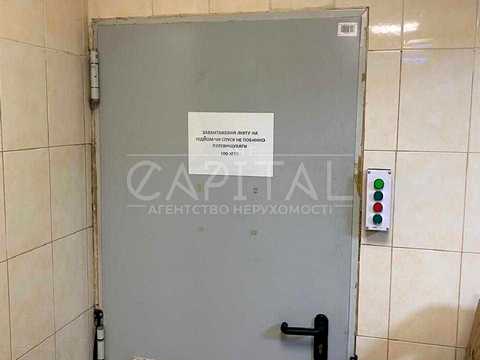 коммерческая по адресу Васильківська пл., 2