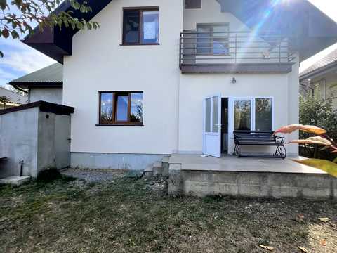 будинок за адресою с. Баранинці, Головна, 1