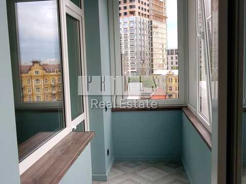 комерційна за адресою Саксаганського вул., 37-К